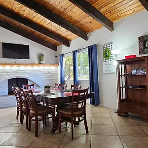  Holiday home Rustic Warm Fireplace 5 Sleeps 16