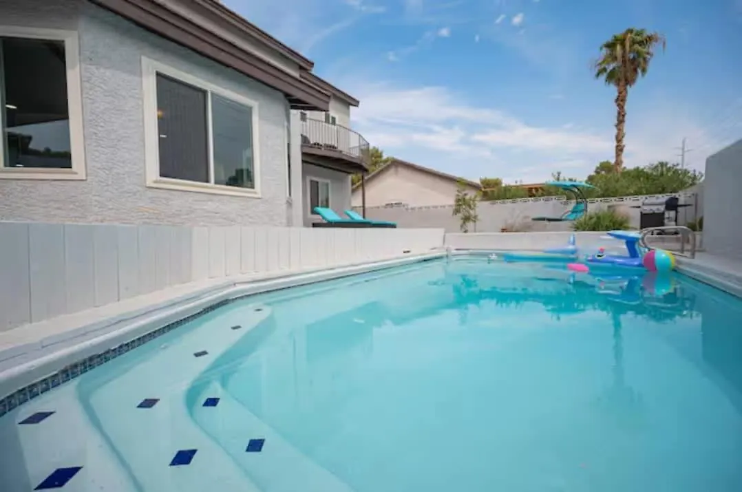Stunning Home With Pool Las Vegas